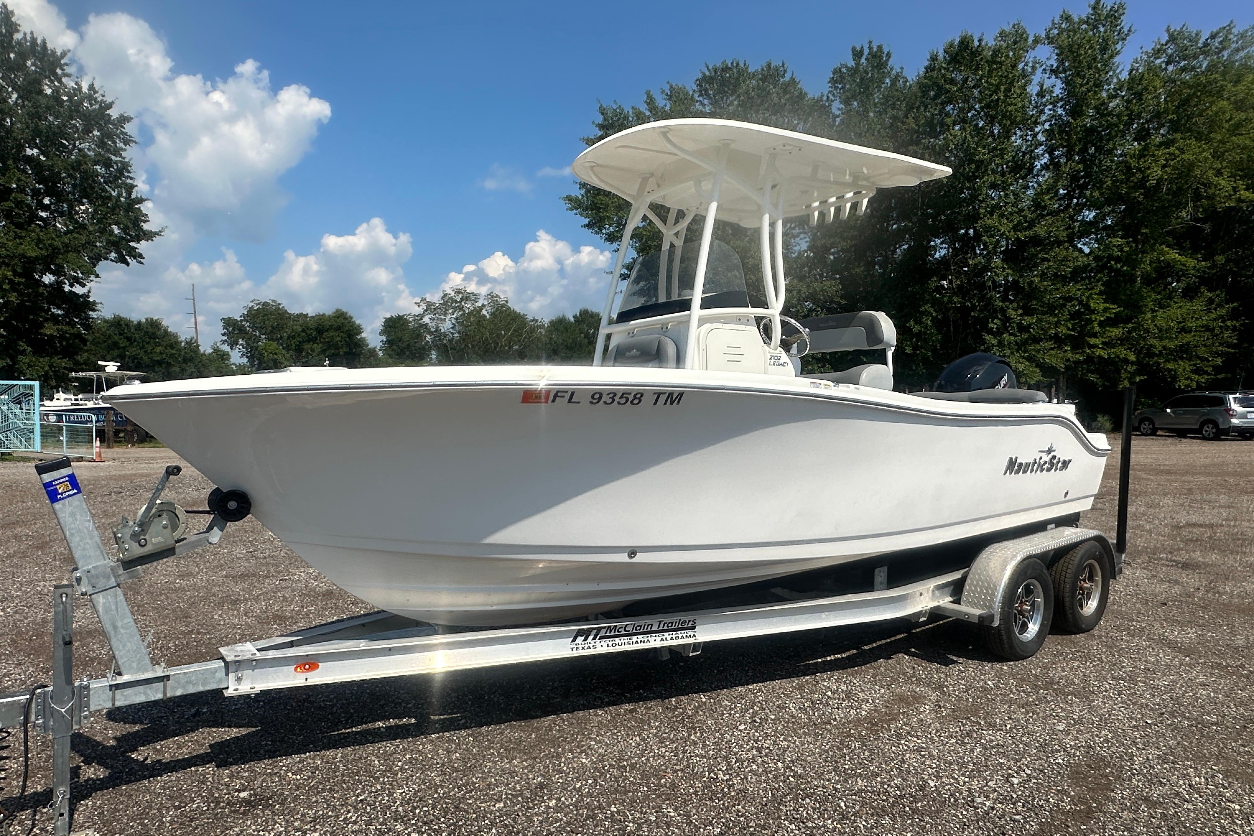 2023 NauticStar 2102 Legacy