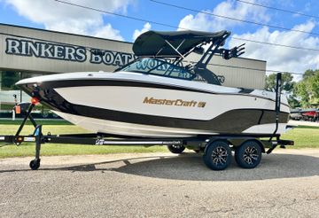 2026 MasterCraft XT22 T