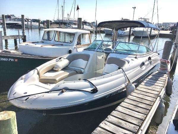 2007 Sea Ray 240 Sundeck