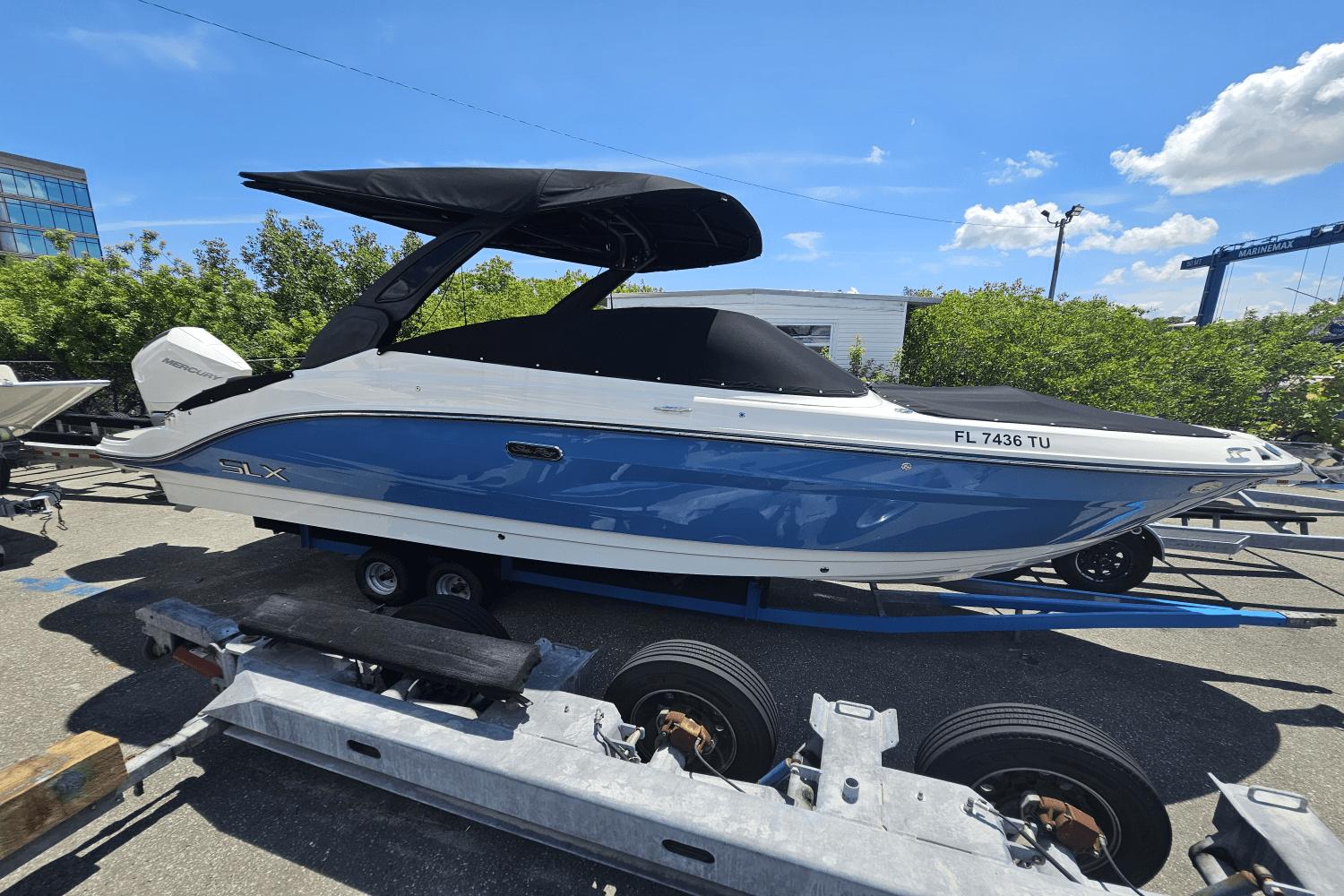 2024 Sea Ray 260 SLX-OB