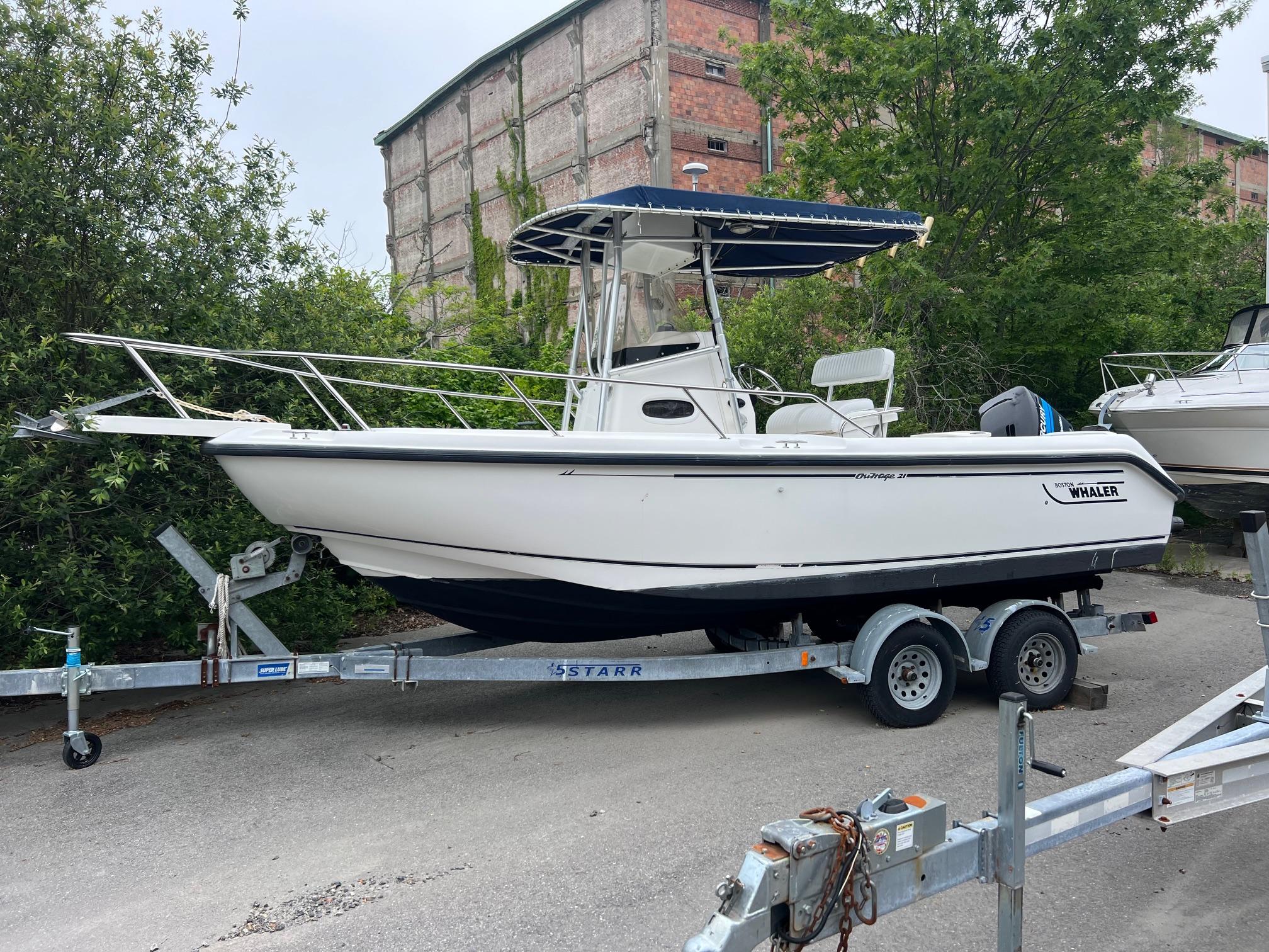 2001 Boston Whaler 21 Outrage