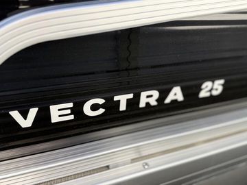 2025 Princecraft VECTRA 25 RL TRITOON 225HP
