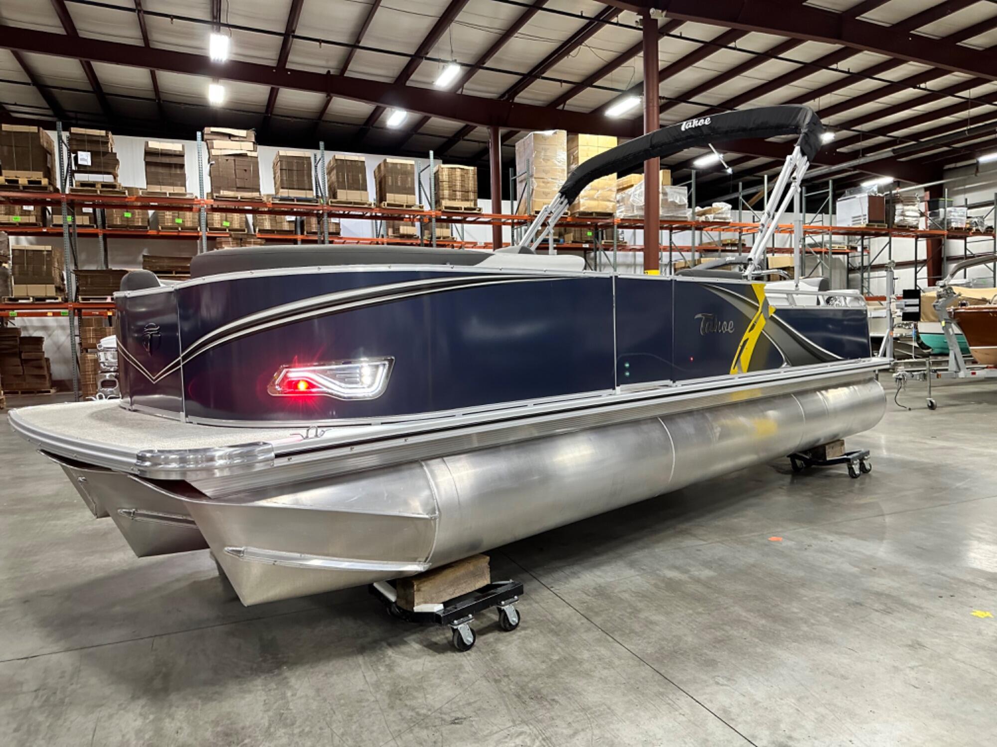 2024 Tahoe Pontoon LTZ Versatile, Onekama Michigan 2024 Tahoe Pontoon LTZ Versatile, Onekama Michigan