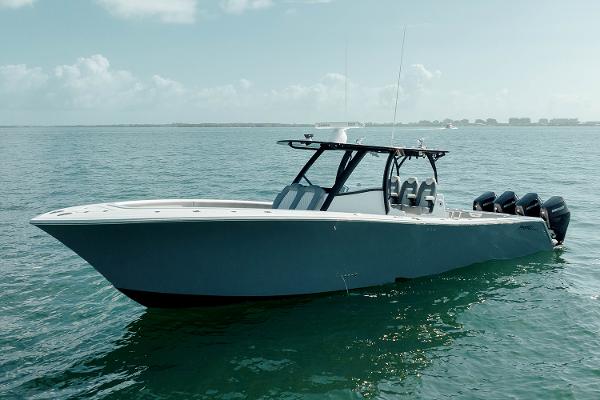 2026 Front Runner 39 Center Console