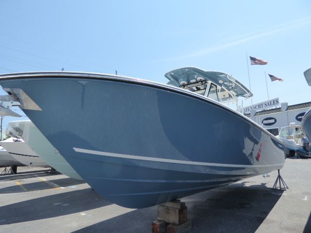 2026 Cobia 305 CC