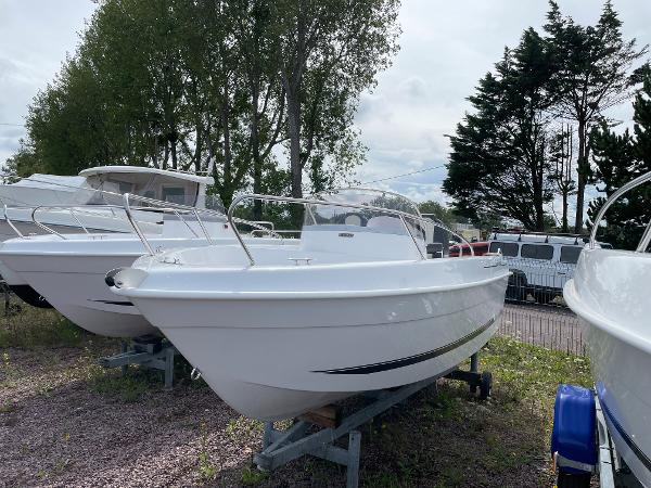 B2 Marine CAP FERRET 522 OPEN - SUZUKI 50CV