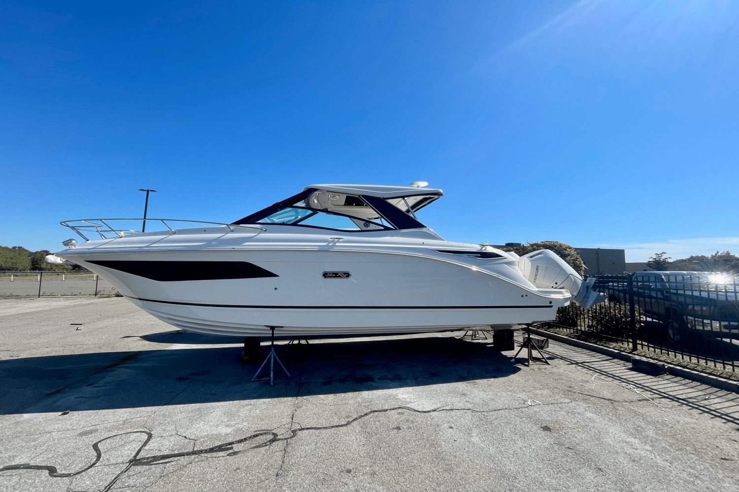2026 Sea Ray Sundancer 320 Outboard