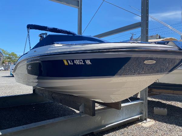 Used 2007 Sea Ray 240 Sundeck in Grand Bend - Southwest Marine + Powersports