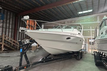 2001 Larson Cabrio 270 Mid Cabin
