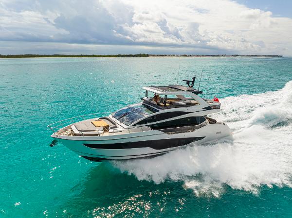 Pearl 72 Yacht Review - Power & Motoryacht