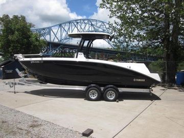 2023 Yamaha Boats 255 FSH® SPORT E