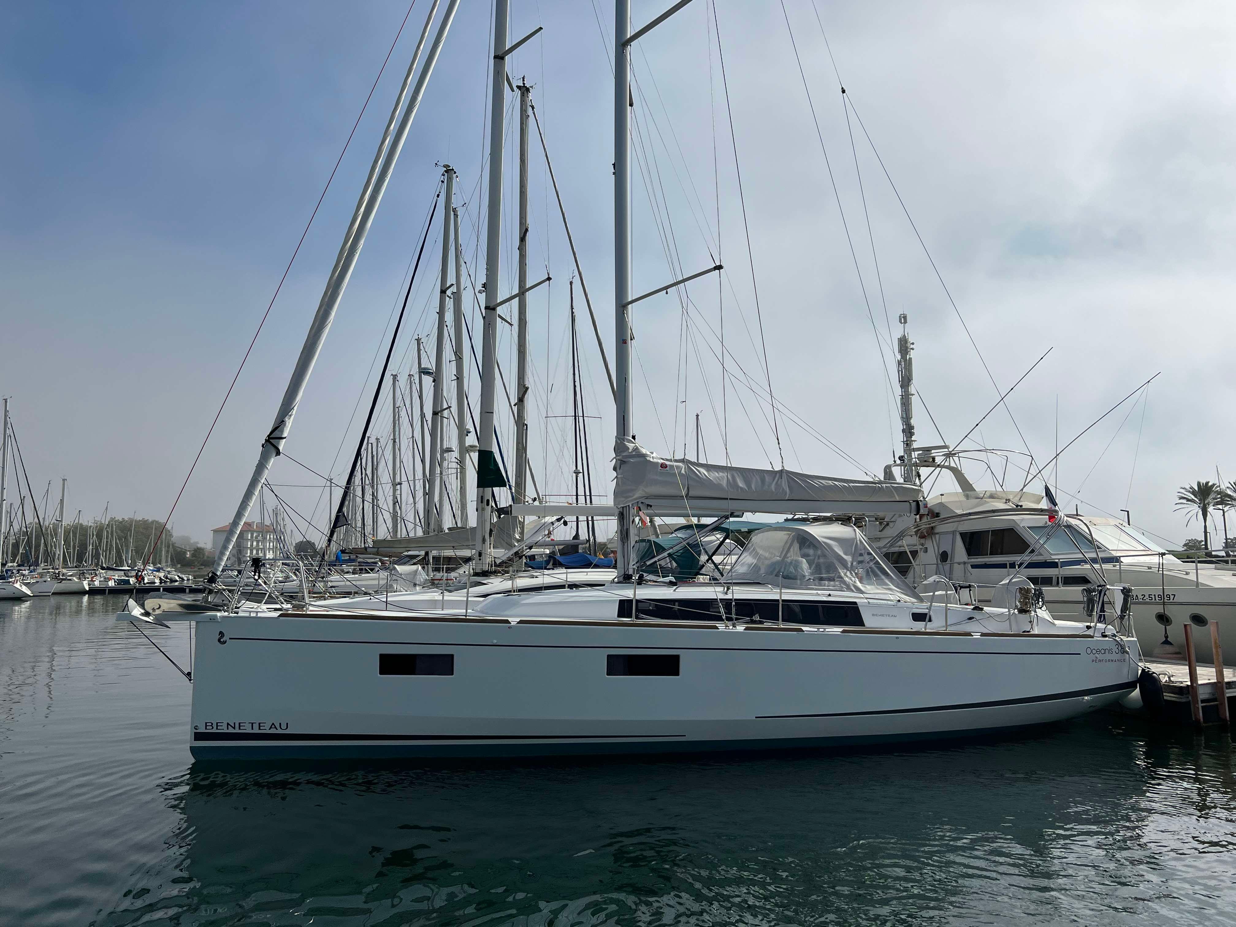 Beneteau Oceanis 38.1