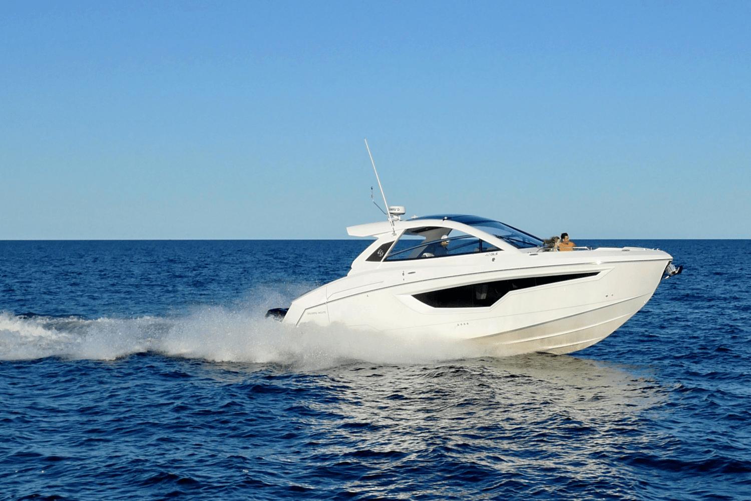 Cruisers Yachts 42 GLS Outboard