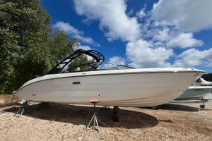 Sea Ray SDX 270 Outboard