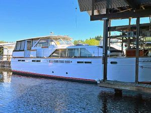 Chris-Craft 52 Constellation Chris-Craft 52 - Exterior Main