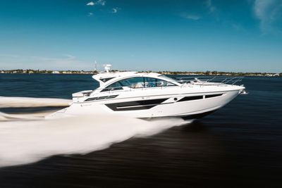 Cruisers Yachts 50 Cantius