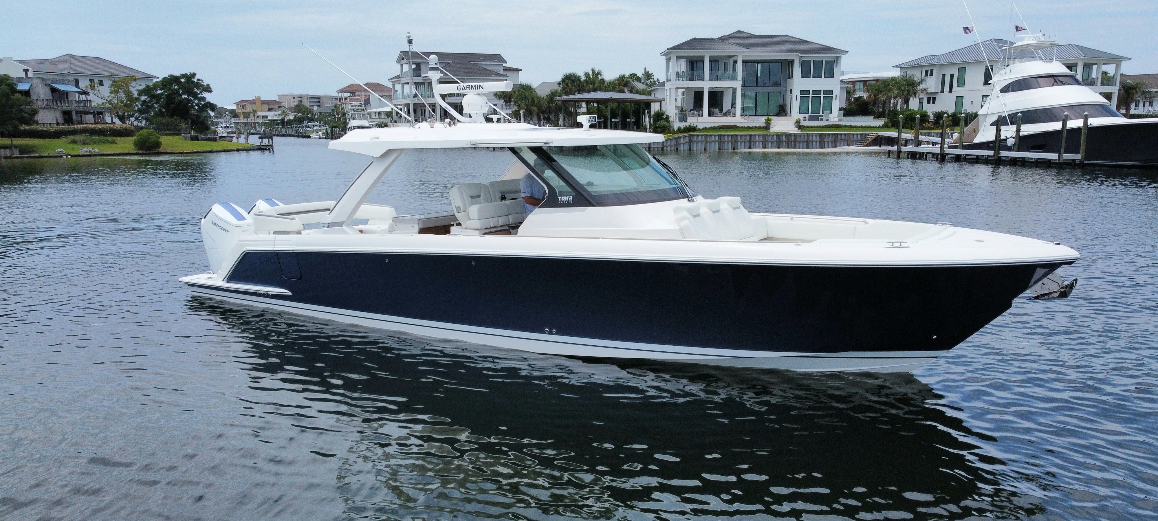 2024 Tiara Yachts 43 LS