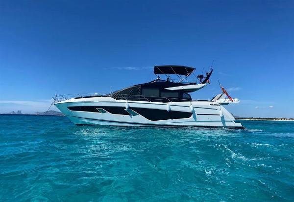 2022 Sunseeker 65