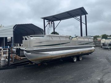 2007 Smoker Craft 24 Foot Pontoon