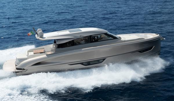 2025 Solaris 52 Coupe