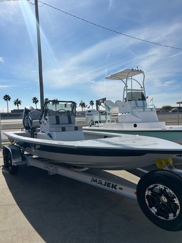 2026 Majek 22 XTREME