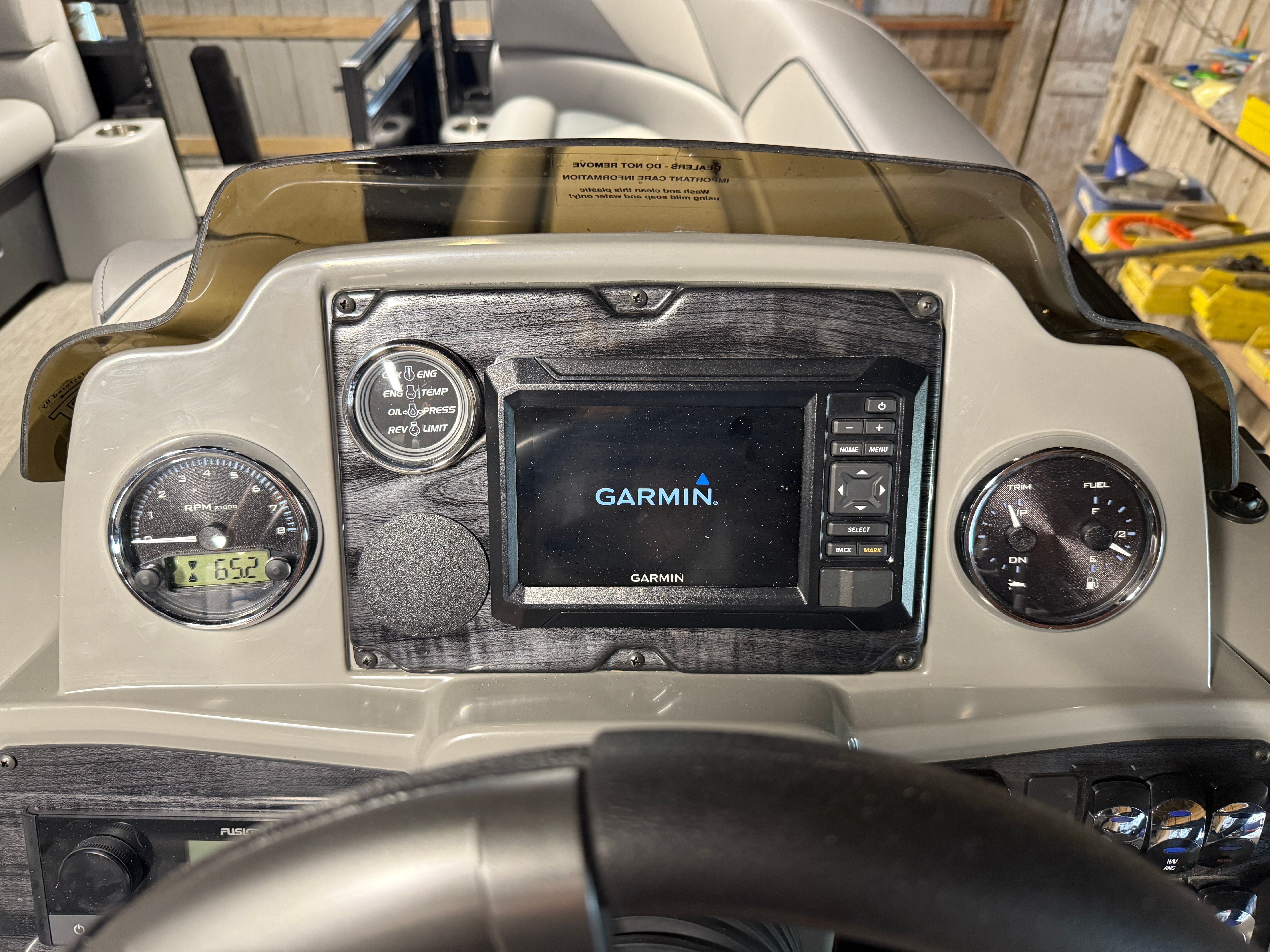 2025 Avalon VENTURE 85 Cruise Rear Bench
