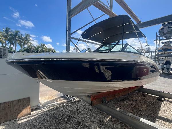 2023 Sea Ray SPX 210 Outboard