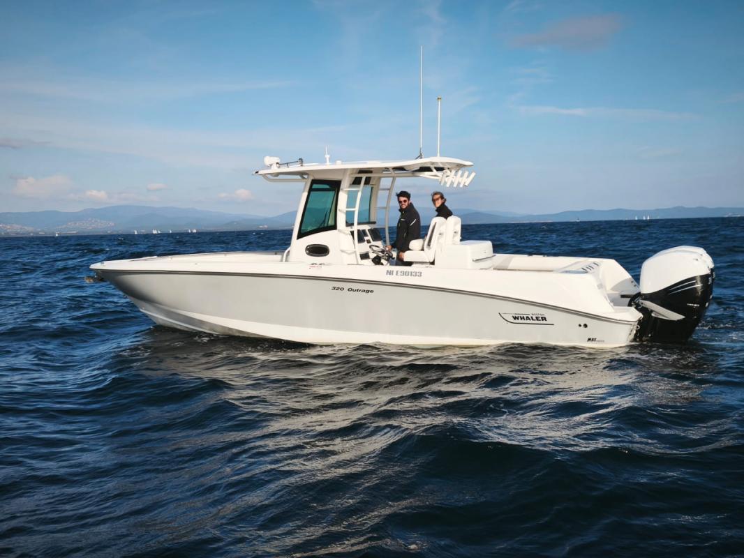 2012 Boston Whaler 320 Outrage