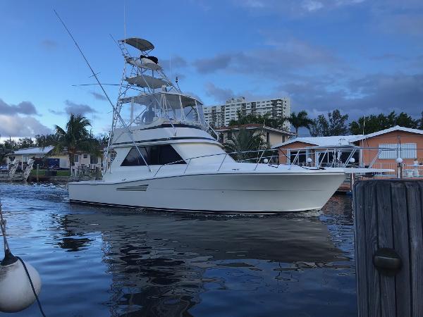 1990 Viking 38 Convertible