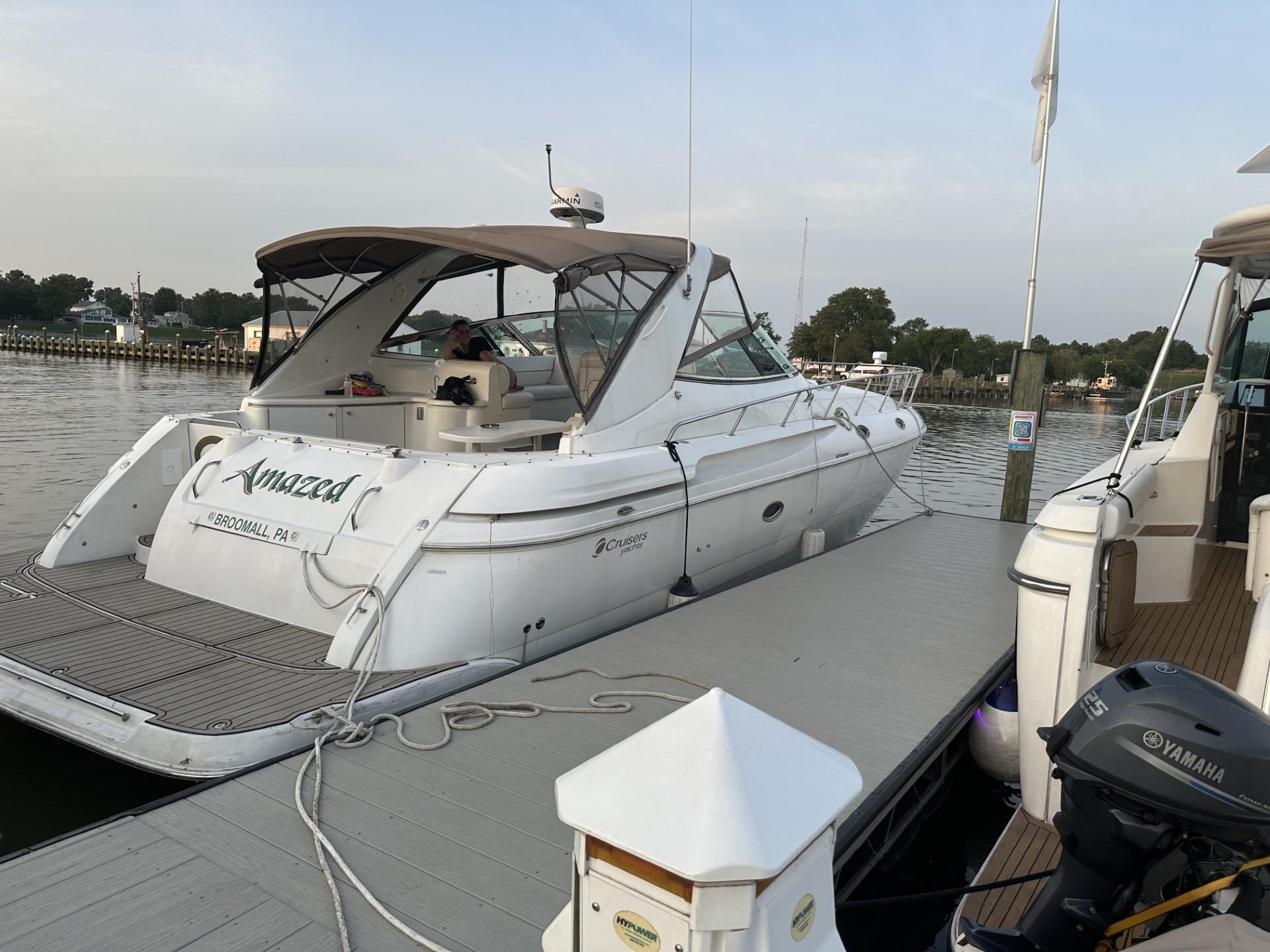 Cruisers Yachts 4270 Express