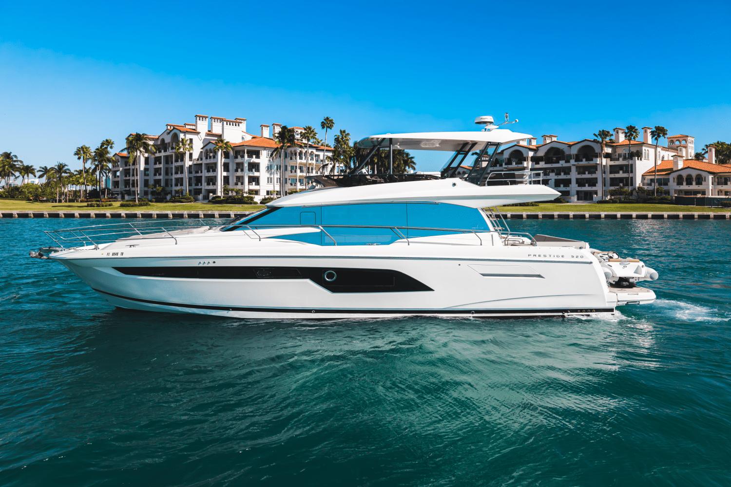 2020 Prestige 520 Flybridge