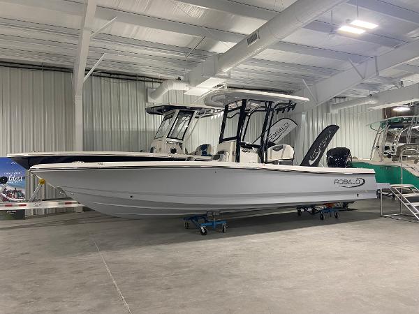 2024 Robalo 246 Cayman