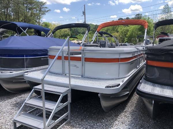 2025 Bennington SX L-Bench 22 SXL