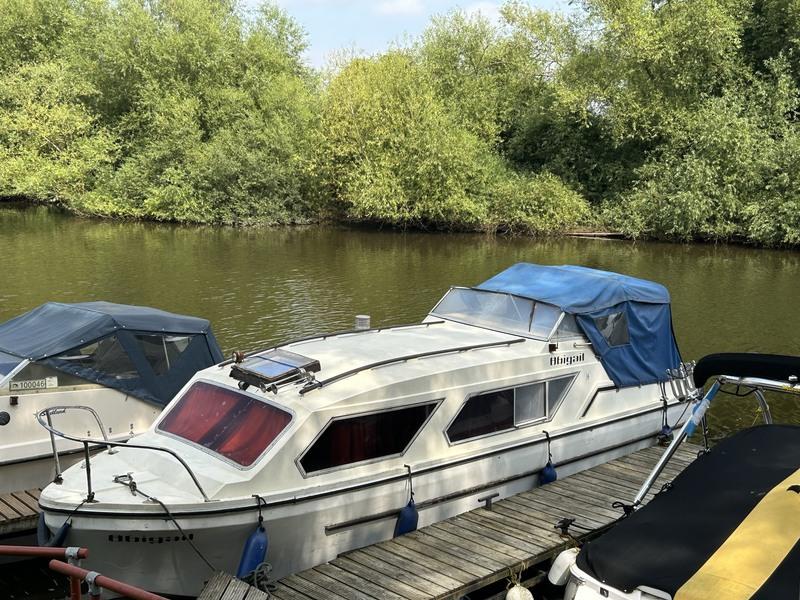 1985 Buckingham 25