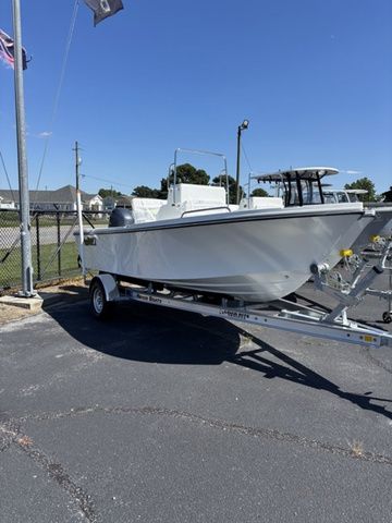 2026 Parker 18SE Center Console