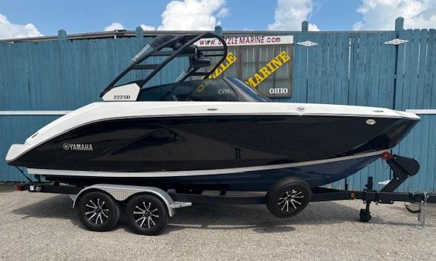 2023 Yamaha Boats 222SD