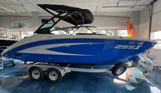 Yamaha Boats 255 XD