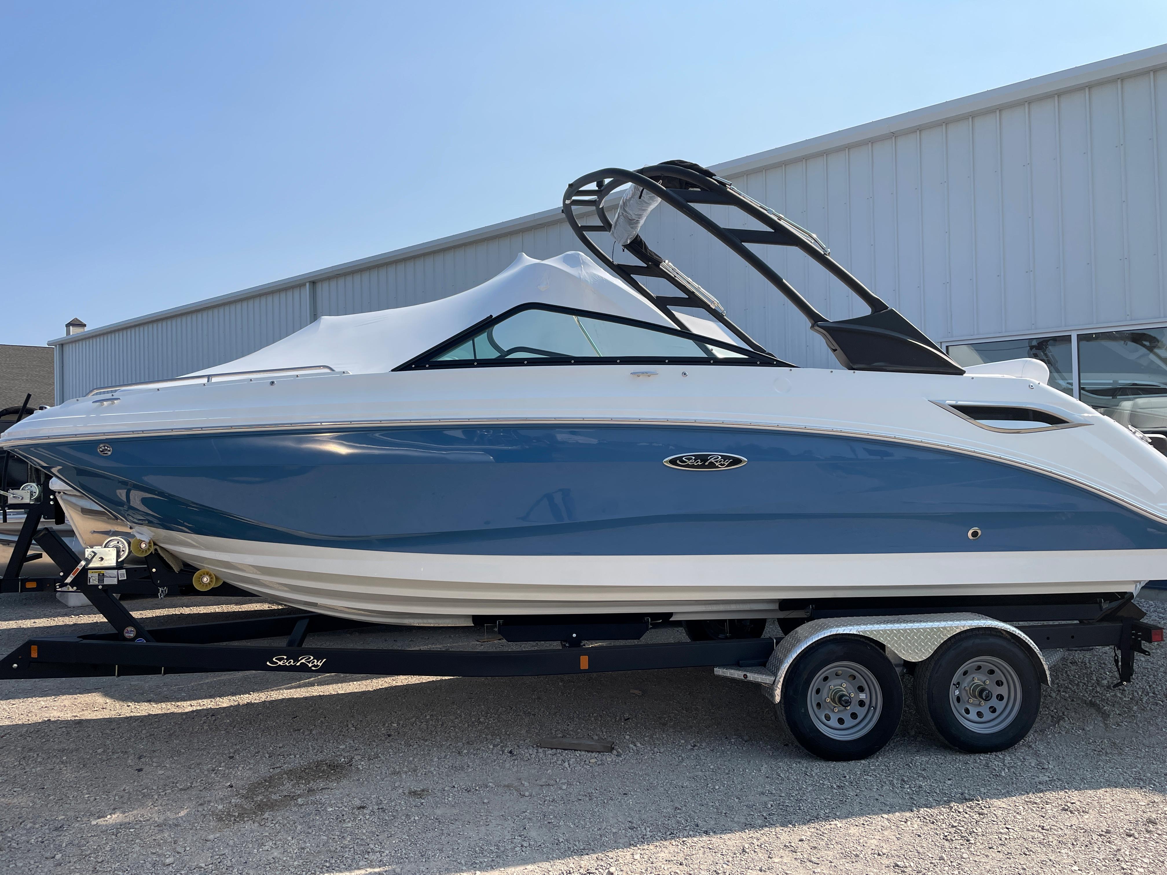 2023 Sea Ray SDX 250, Charlevoix Michigan - boats.com