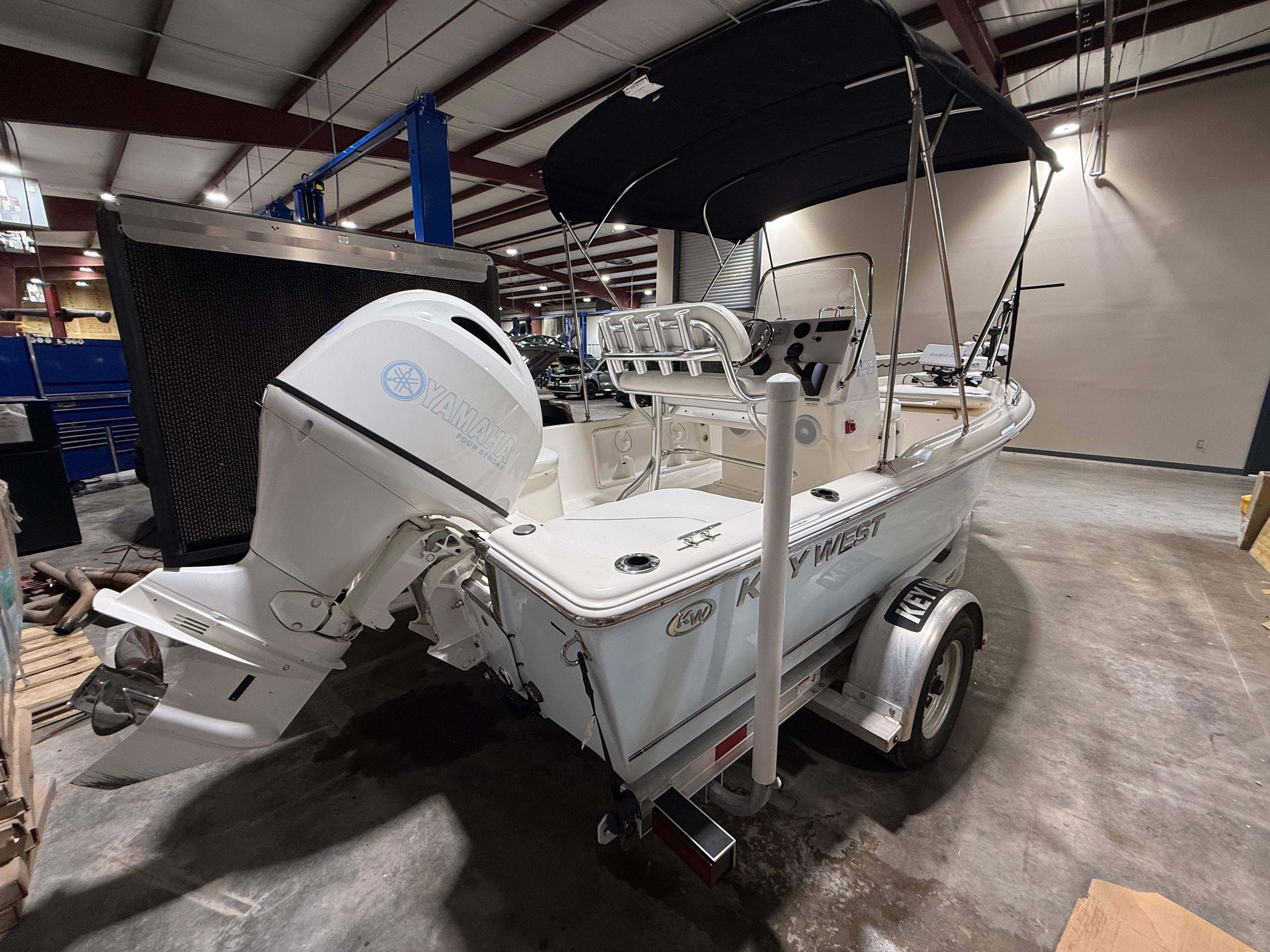 2022 Key West 1720 Center Console