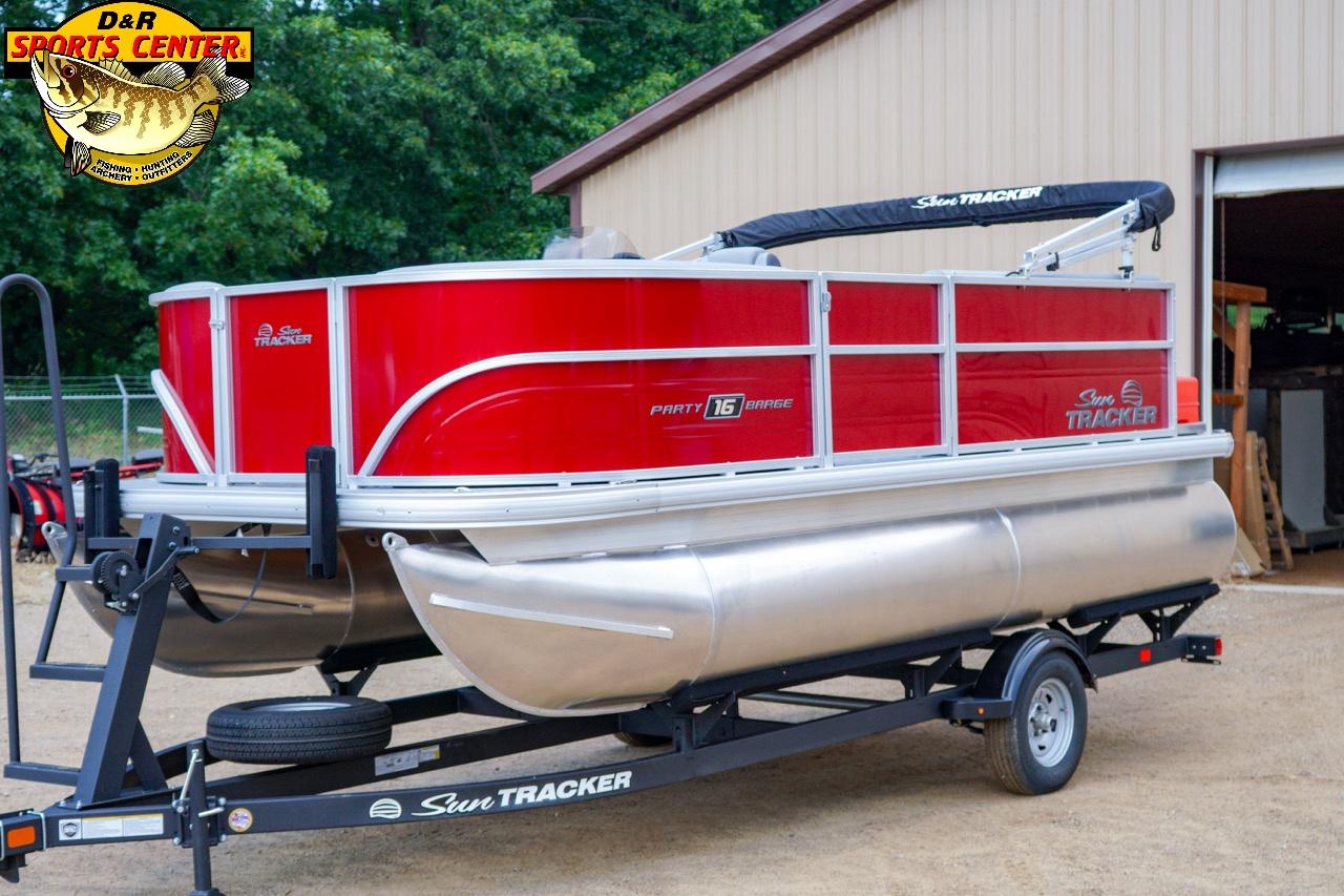 2026 Sun Tracker Party Barge 16