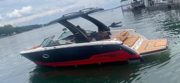 2025 Chaparral 28 Surf