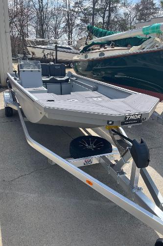 2024 Thor 1860 Lake Hammer Side Console
