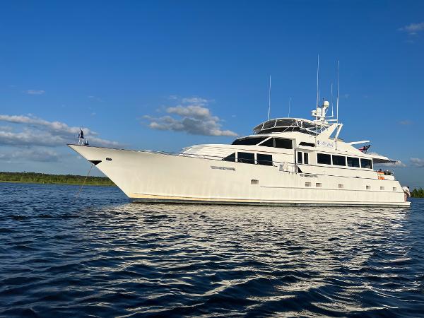 1990 Broward Motor Yacht