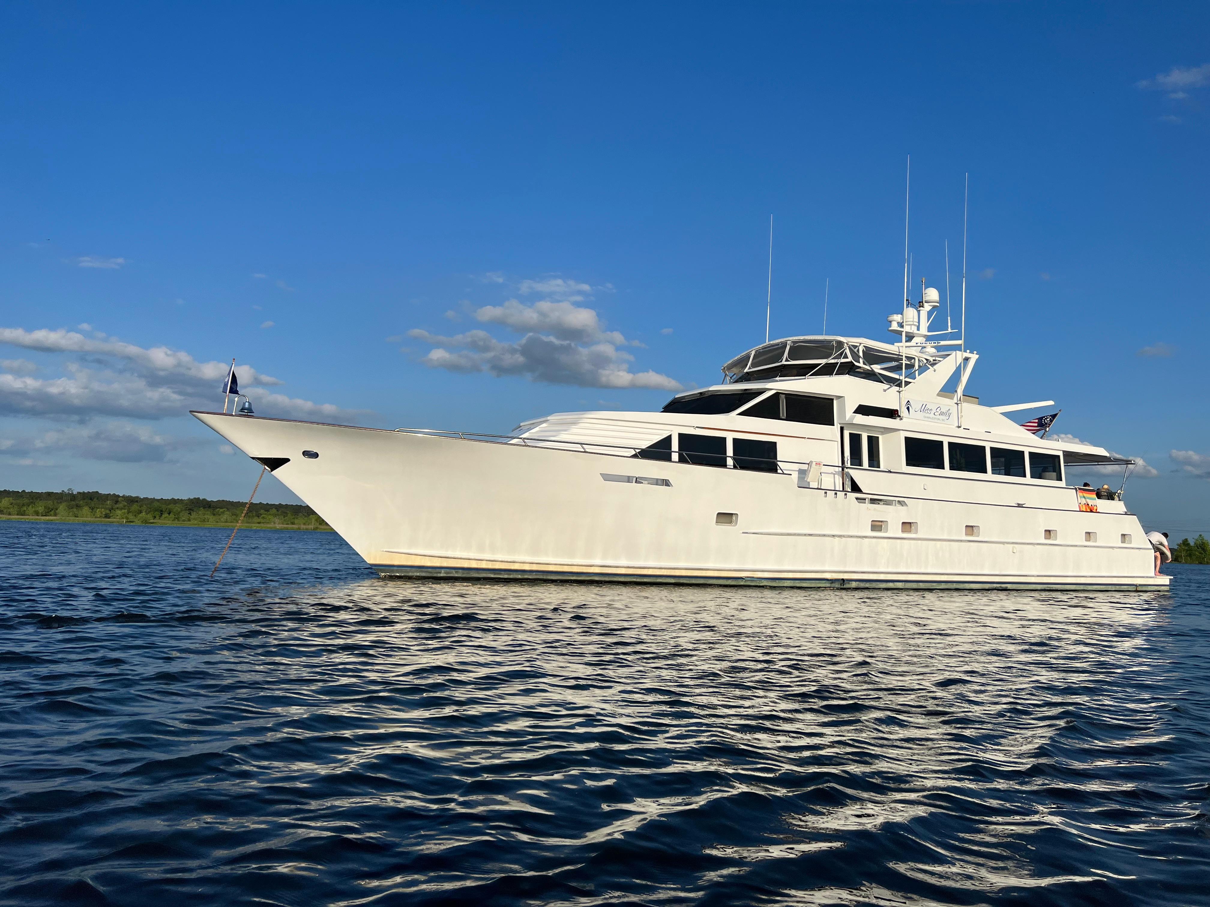 1990 Broward Motor Yacht, Charleston United States - boats.com