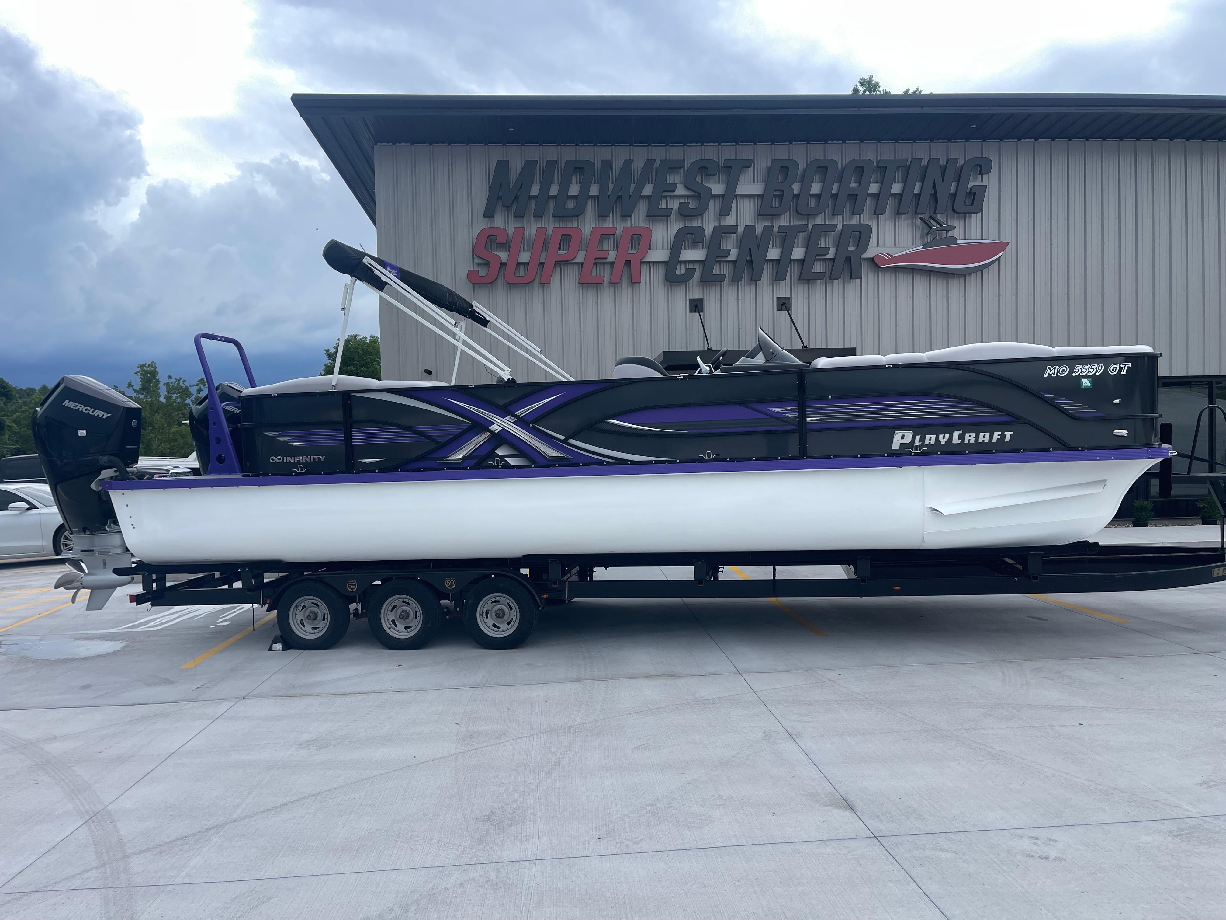PlayCraft 3000 Infinity Extreme 2023 PlayCraft 3000 Infinity Extreme boat at Midwest Boating Super Center.