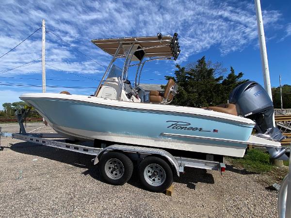 2025 Pioneer 202 Islander