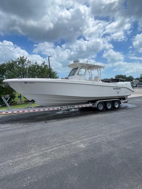 2014 Everglades 325 Center Console