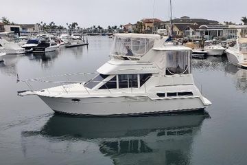 1997 Carver 325 Aft Cabin Motor Yacht