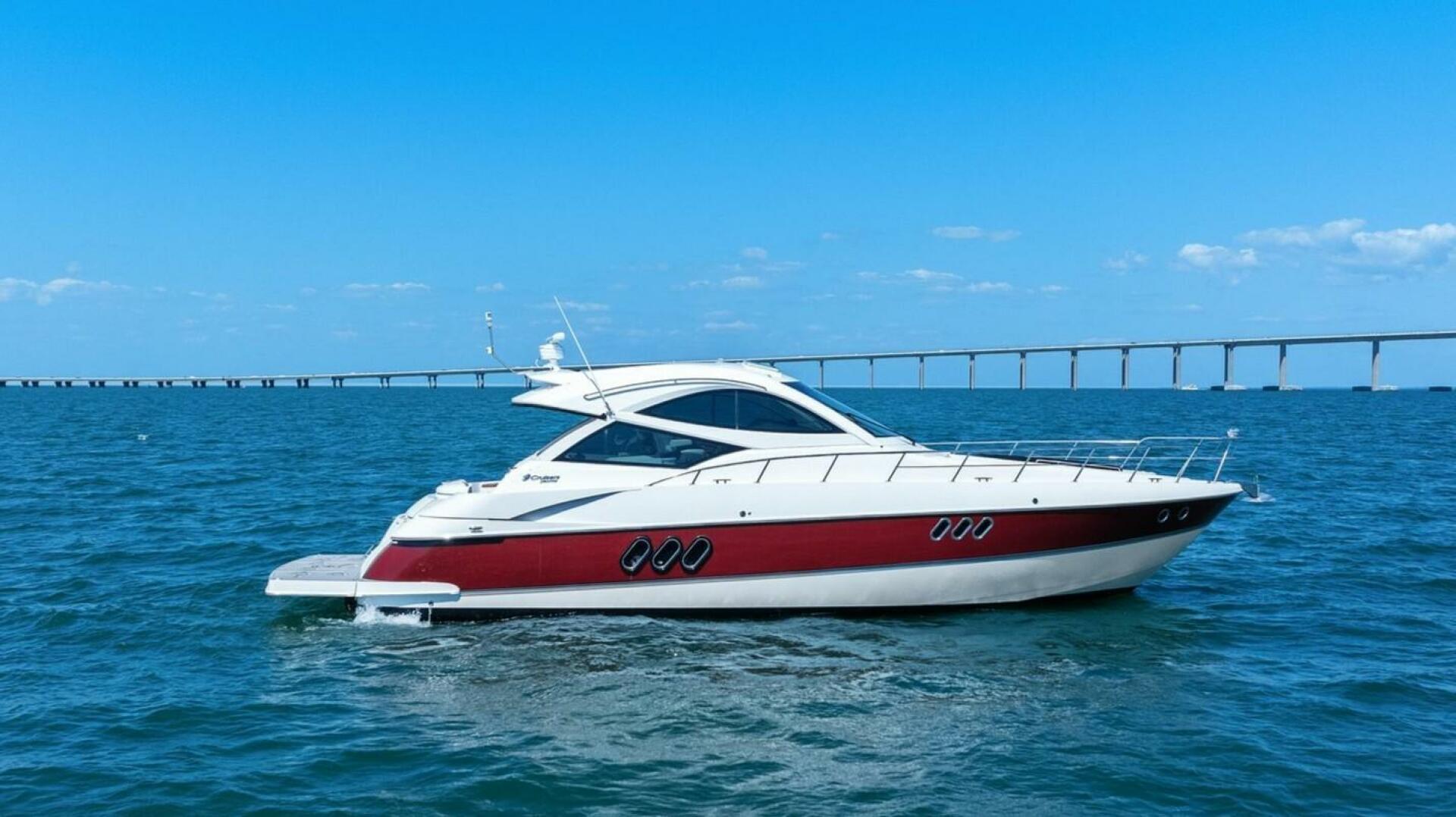 2014 Cruisers Yachts 540 Sports Coupe