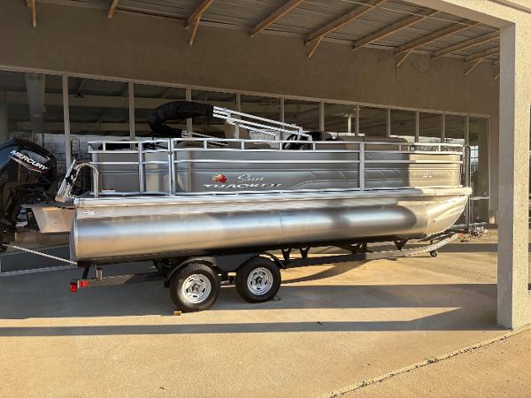 2024 Sun Tracker Fishin' Barge 20 DLX